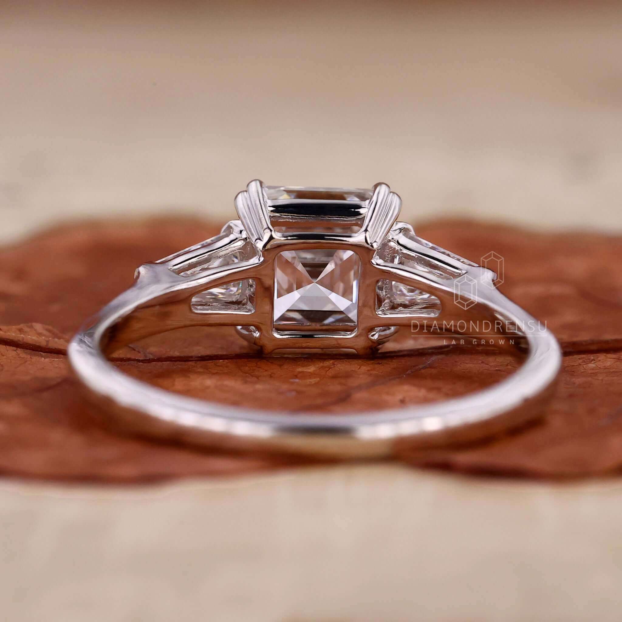 lab grown diamond wedding ring