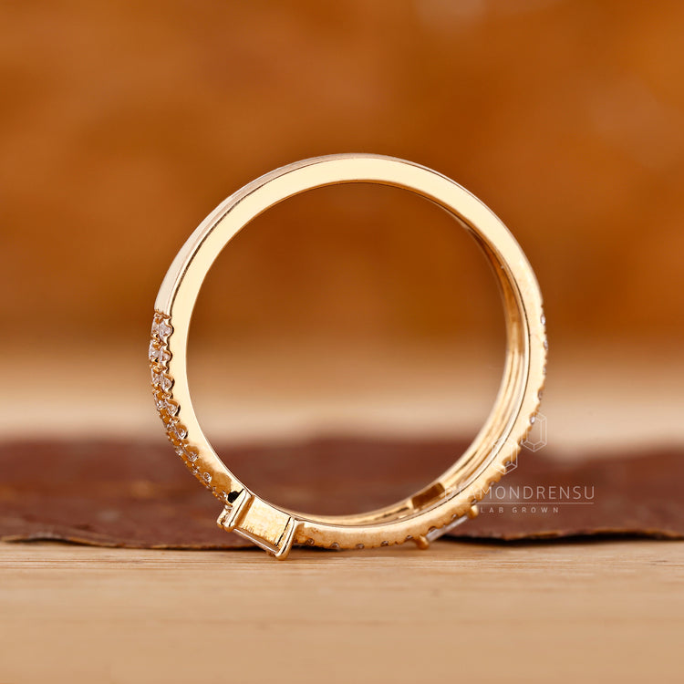 Lab diamond band with double row diamond layout.

