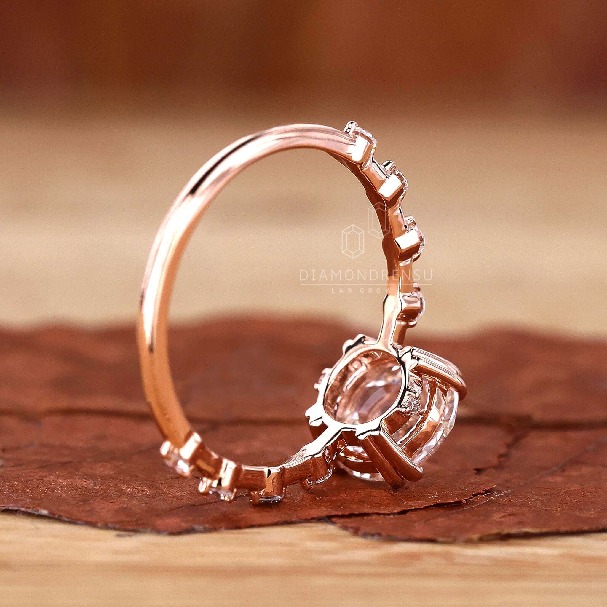 Dazzling rose cut diamonds set in a beautiful ring, ideal for a sophisticated look.