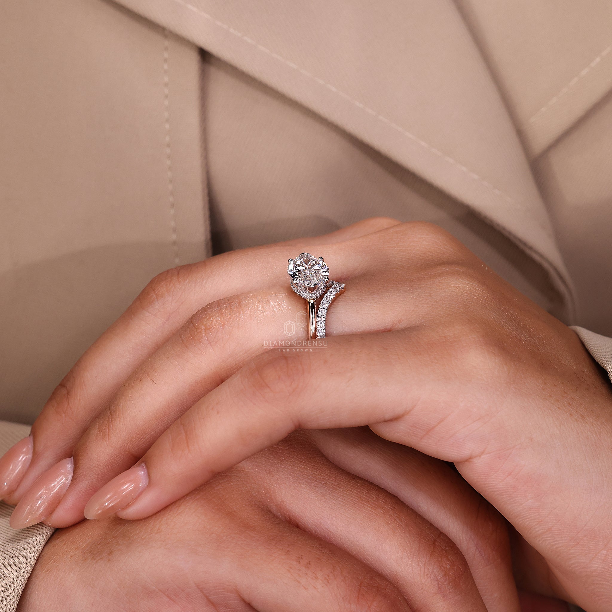 Buy engagement ring online featuring lab grown diamond and IGI certified.
