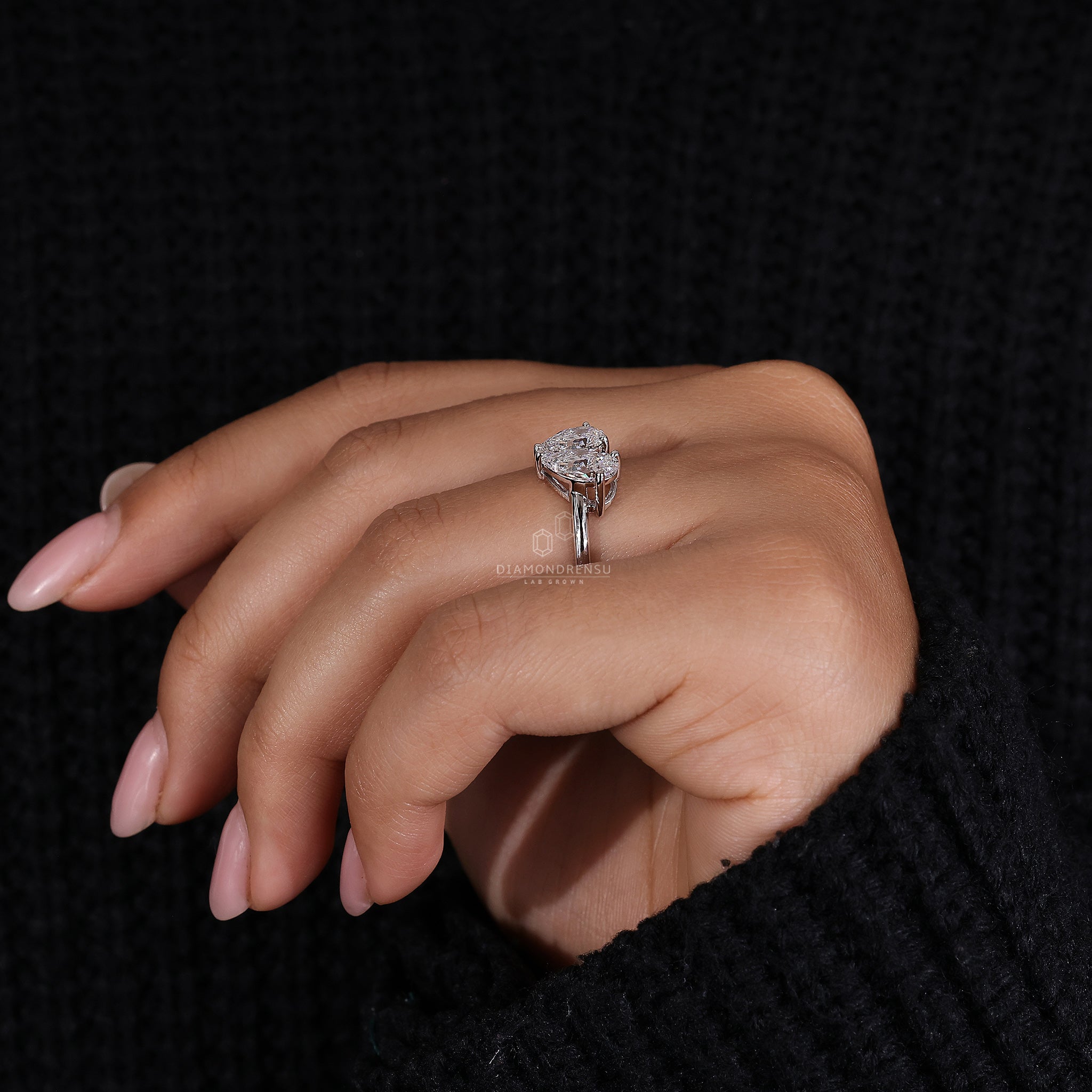 Buy engagement ring in London UK with IGI certified Toi et Moi style.
