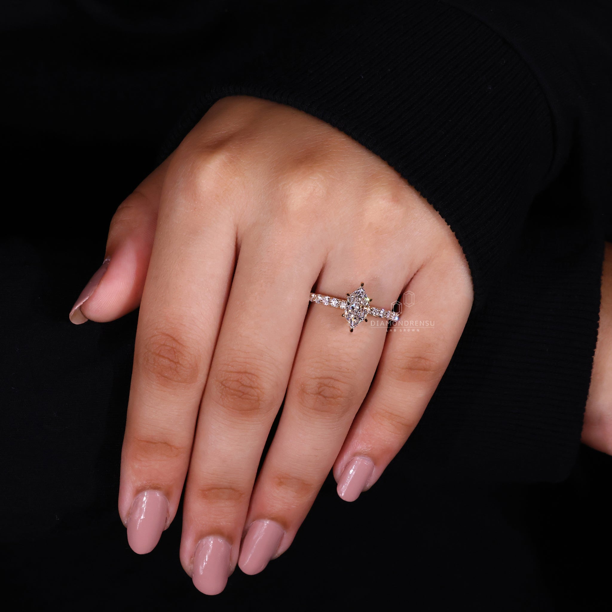 Claw prong used in Dutch Marquise Ring finish.

