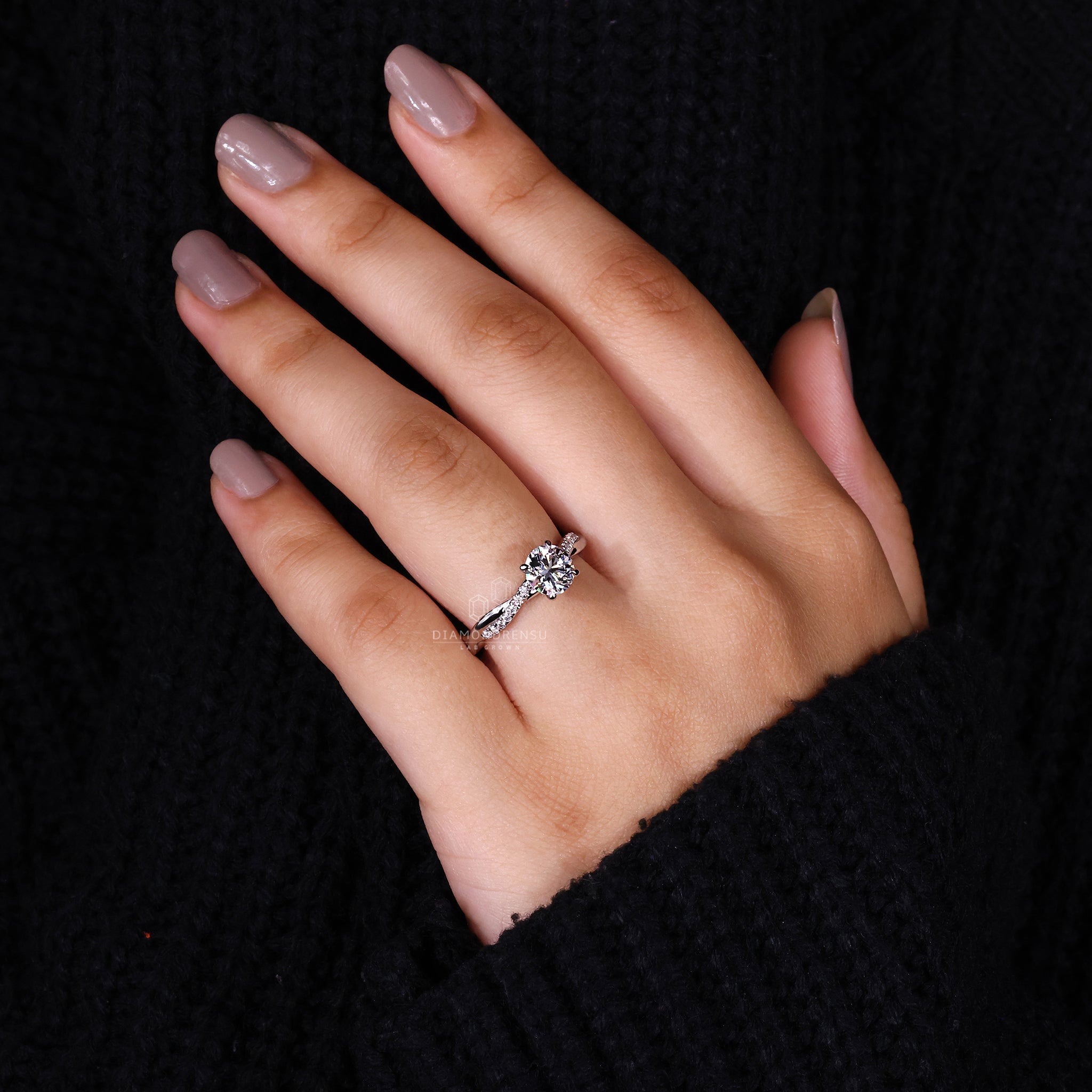 Claw prong ring designed for lasting elegance.