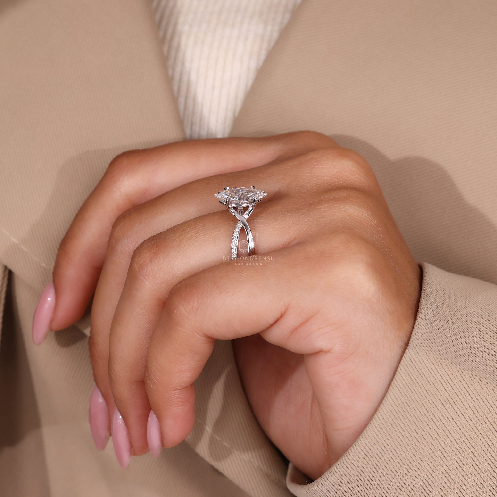 Diamondrensu UK engagement ring with custom design and lab grown diamond.
