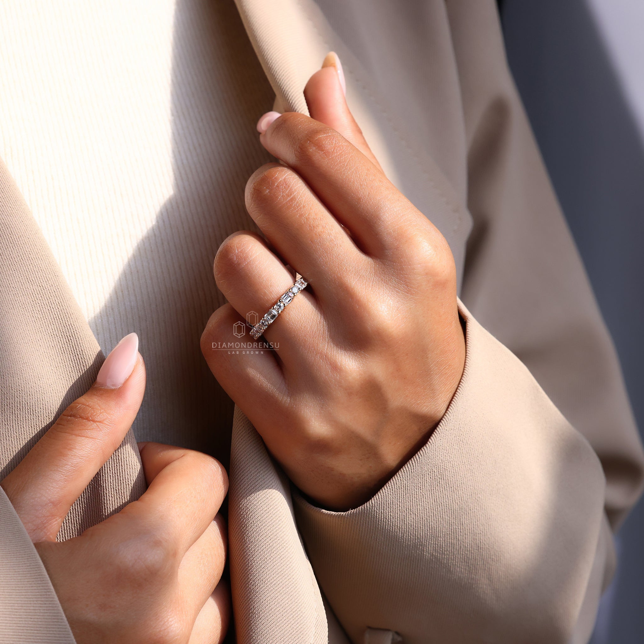 Round diamond wedding band with full eternity style
