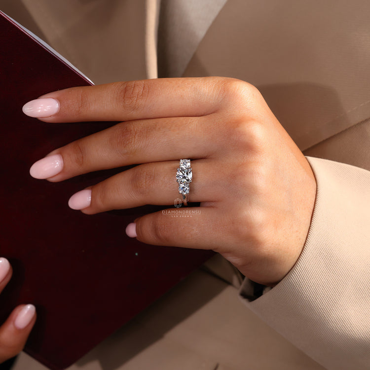 Handmade ring from Diamondrensu UK with lab grown diamond and IGI certification.
