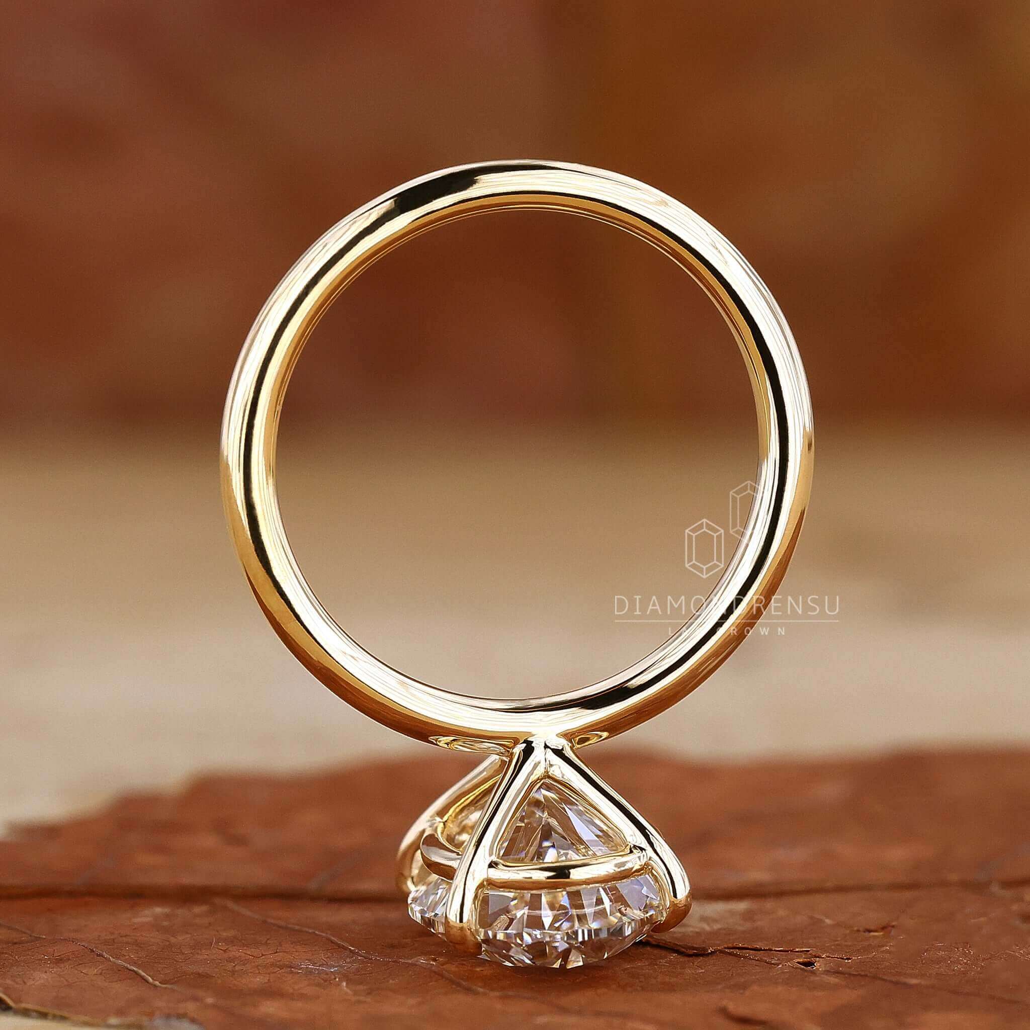 solitaire engagement ring