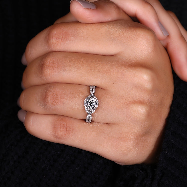 Handmade jewellery featuring lab grown diamonds.
