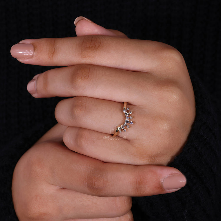 Yellow gold wedding band with tiara style
