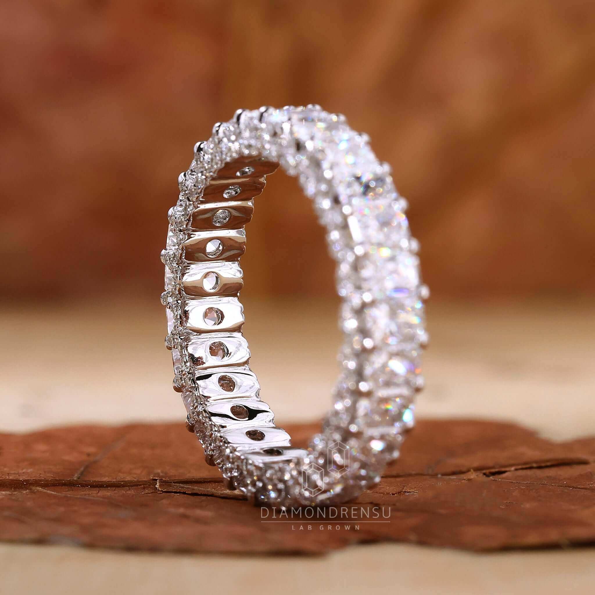 Radiant lab grown diamond set in a radiant cut wedding ring