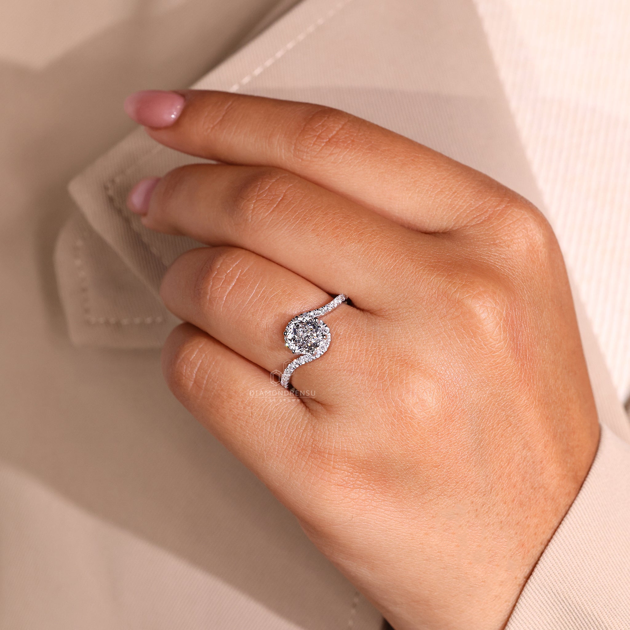 Prong setting holds each diamond tightly in place.
