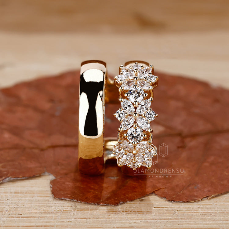 Buy engagement ring with double layer gold ring style.
