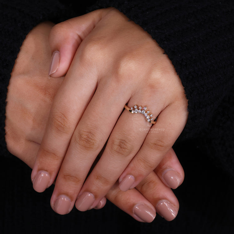 Crown Eternity Band in yellow gold
