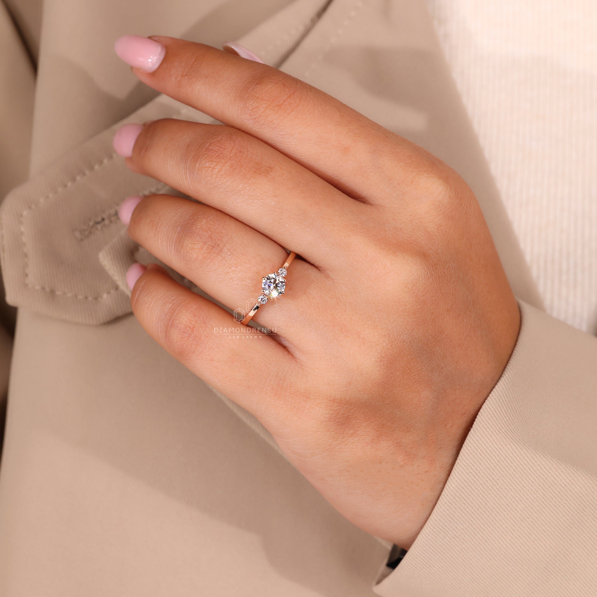 Round diamond ring designed with 6 prong ring structure.
