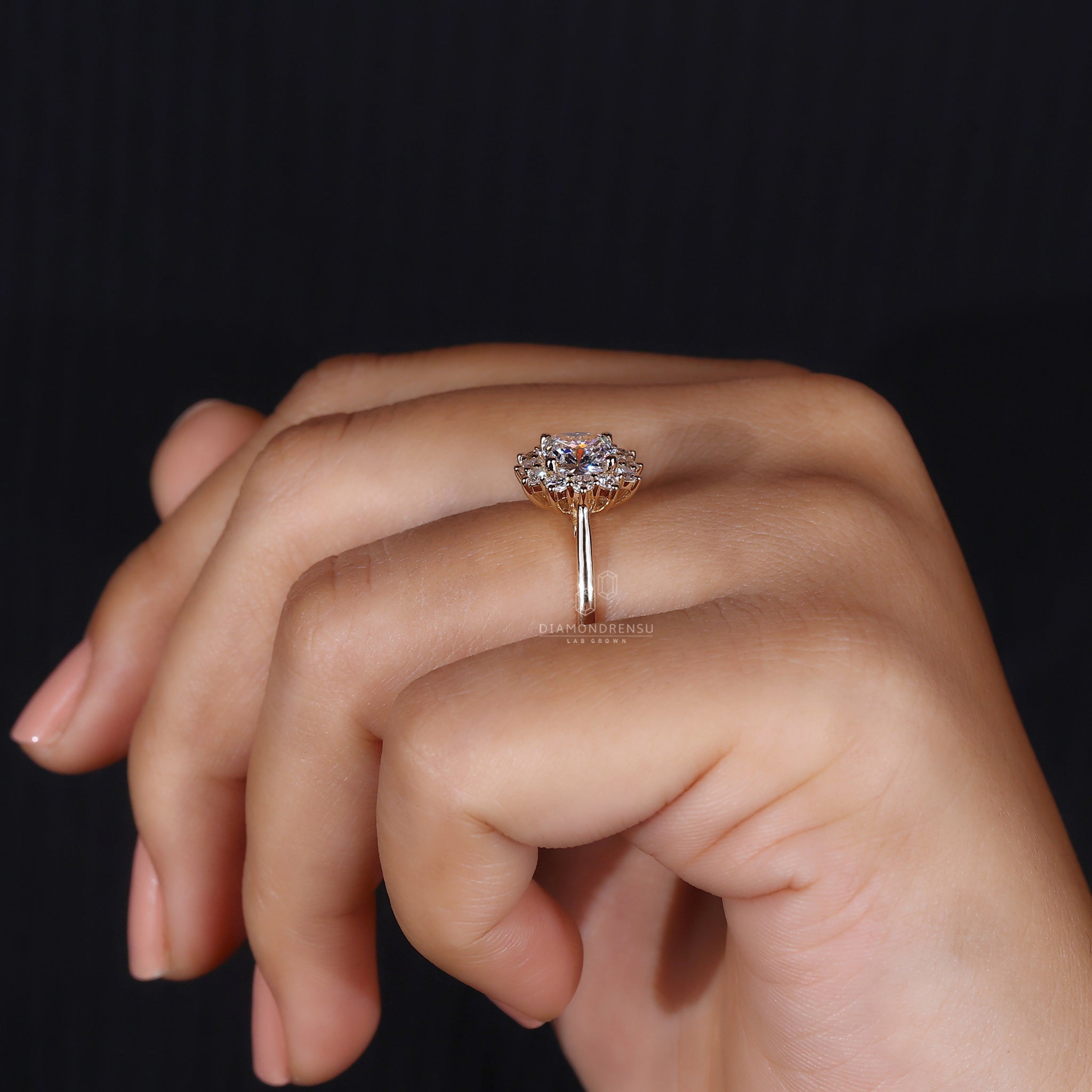 Round prong setting for cushion diamond.
