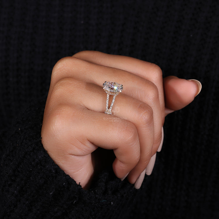 IGI certified diamond in a diamondrensu engagement ring setting.
