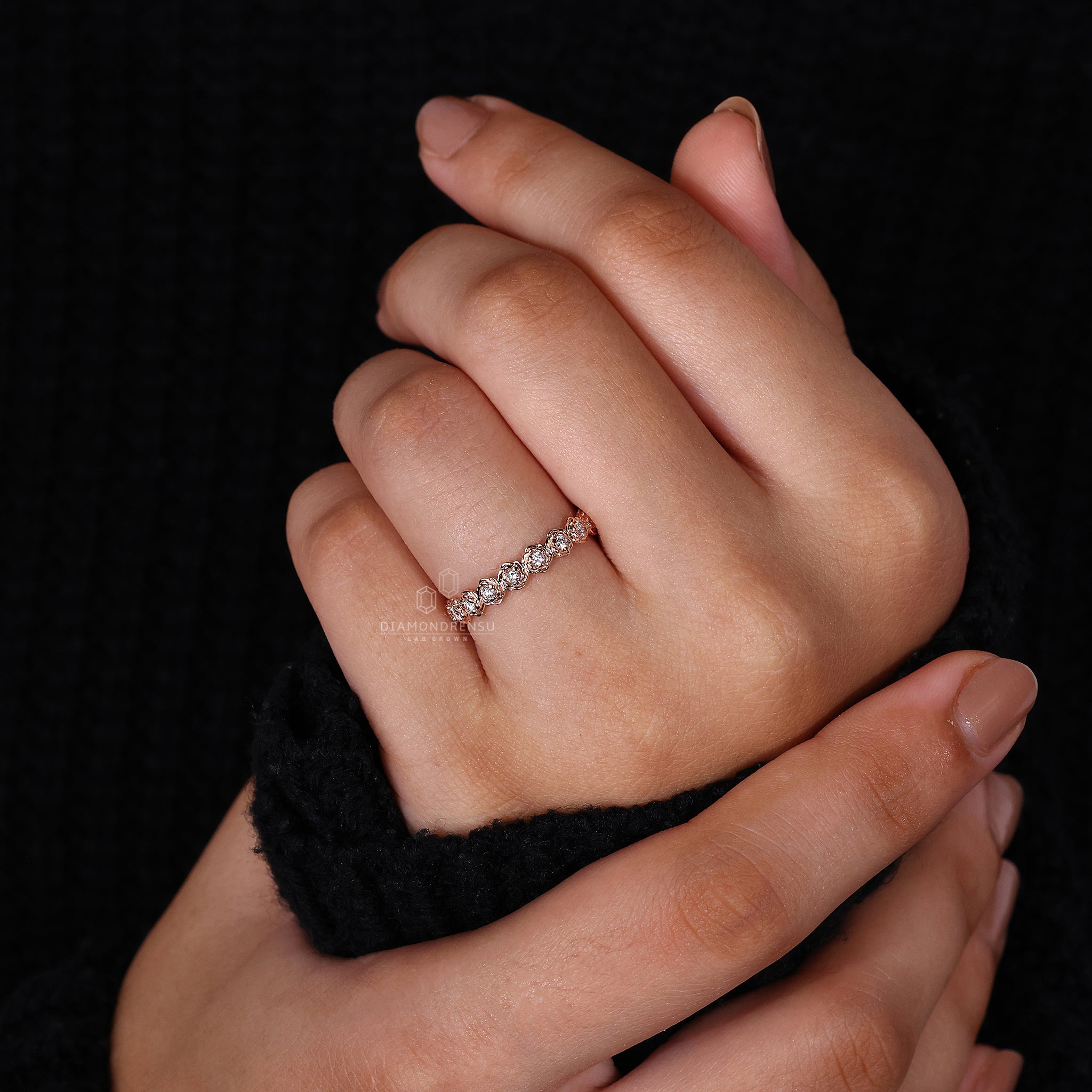 Flower style band in rose gold wedding band
