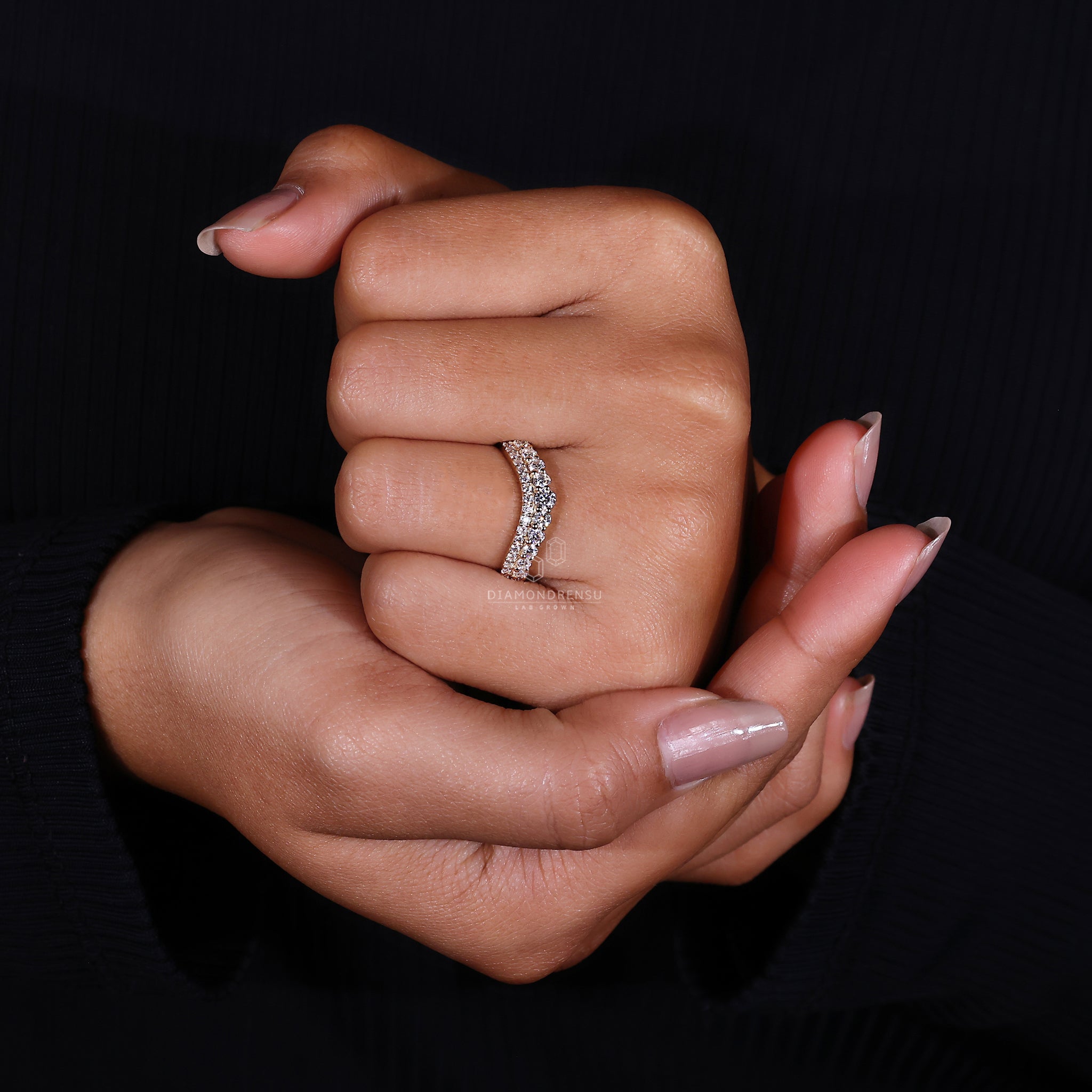 Lab grown diamond curved wedding band UK.
