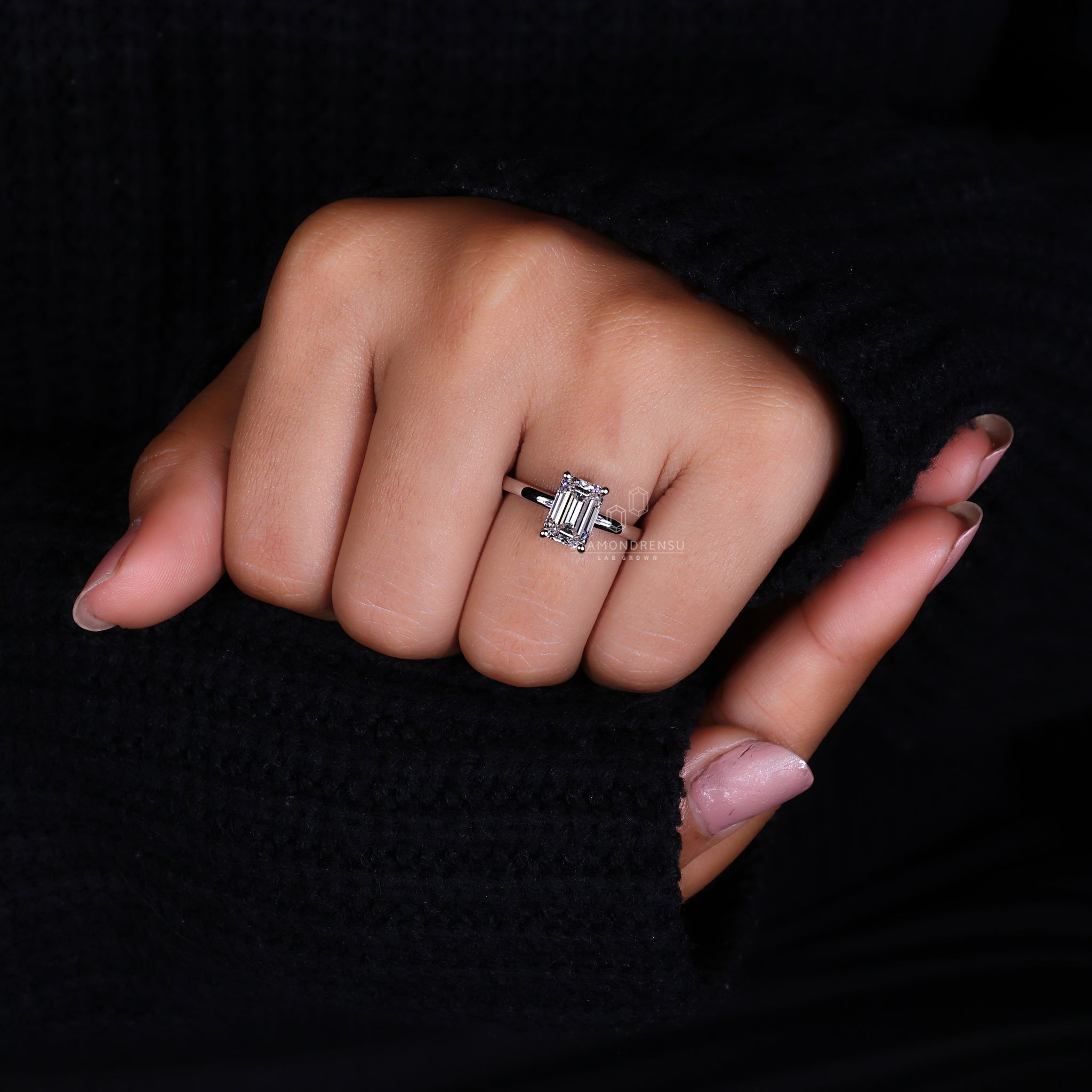 Diamondrensu UK engagement ring in a prong setting style.
