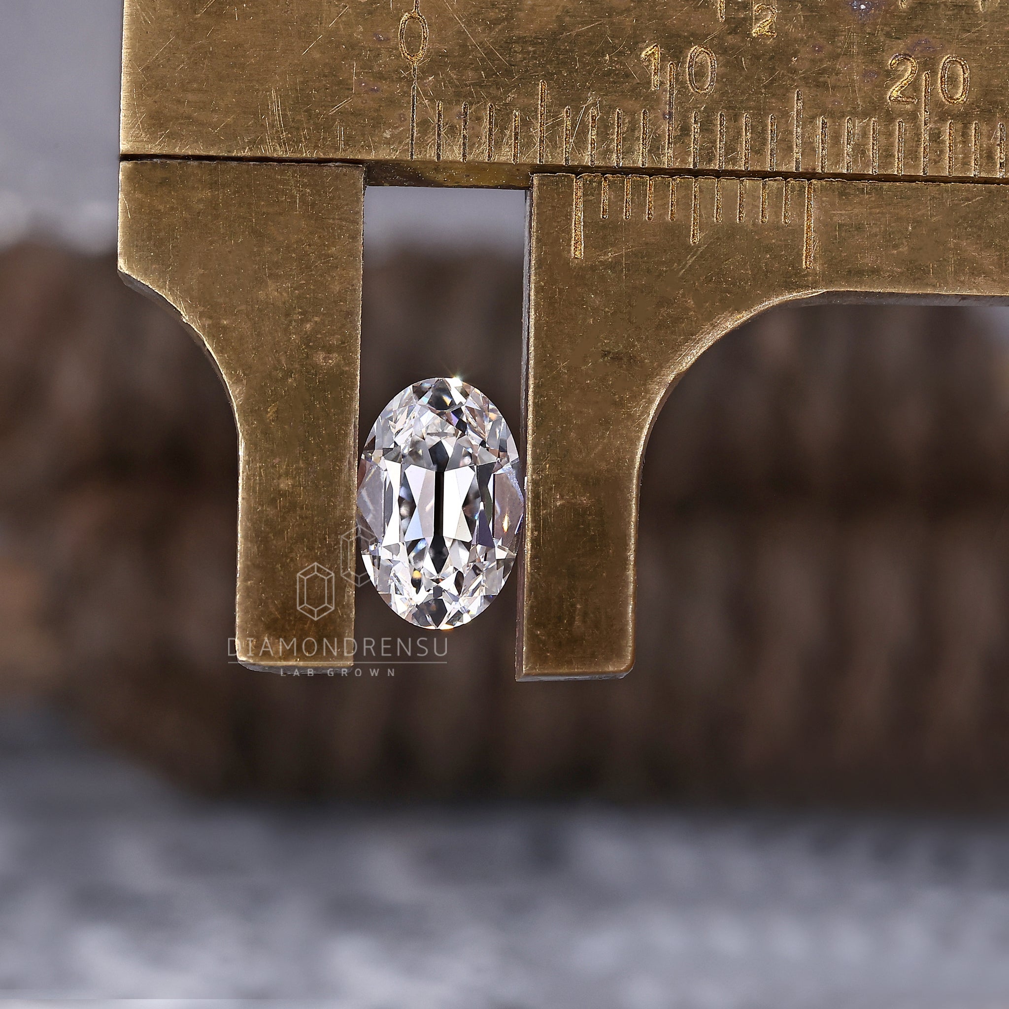Oval cut diamond in old mine style with IGI certification.
