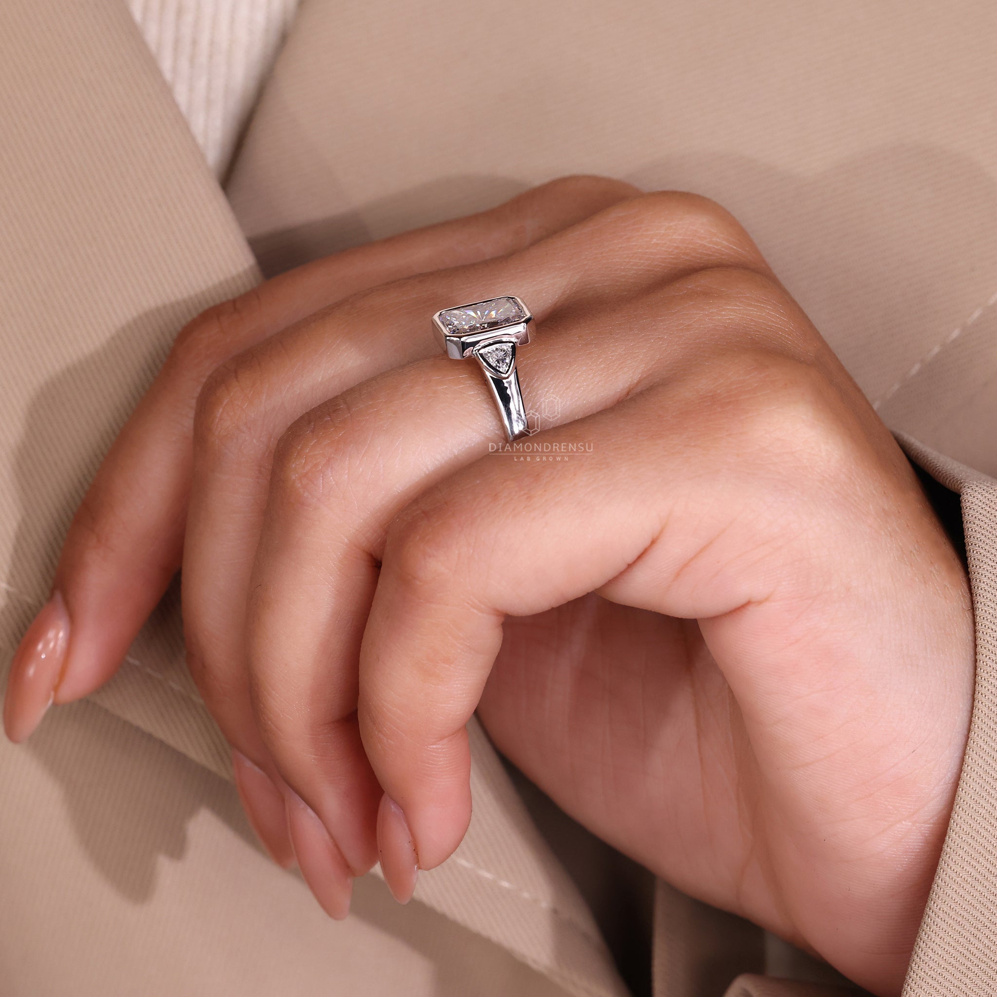 IGI certified and handmade ring by Diamondrensu UK.
