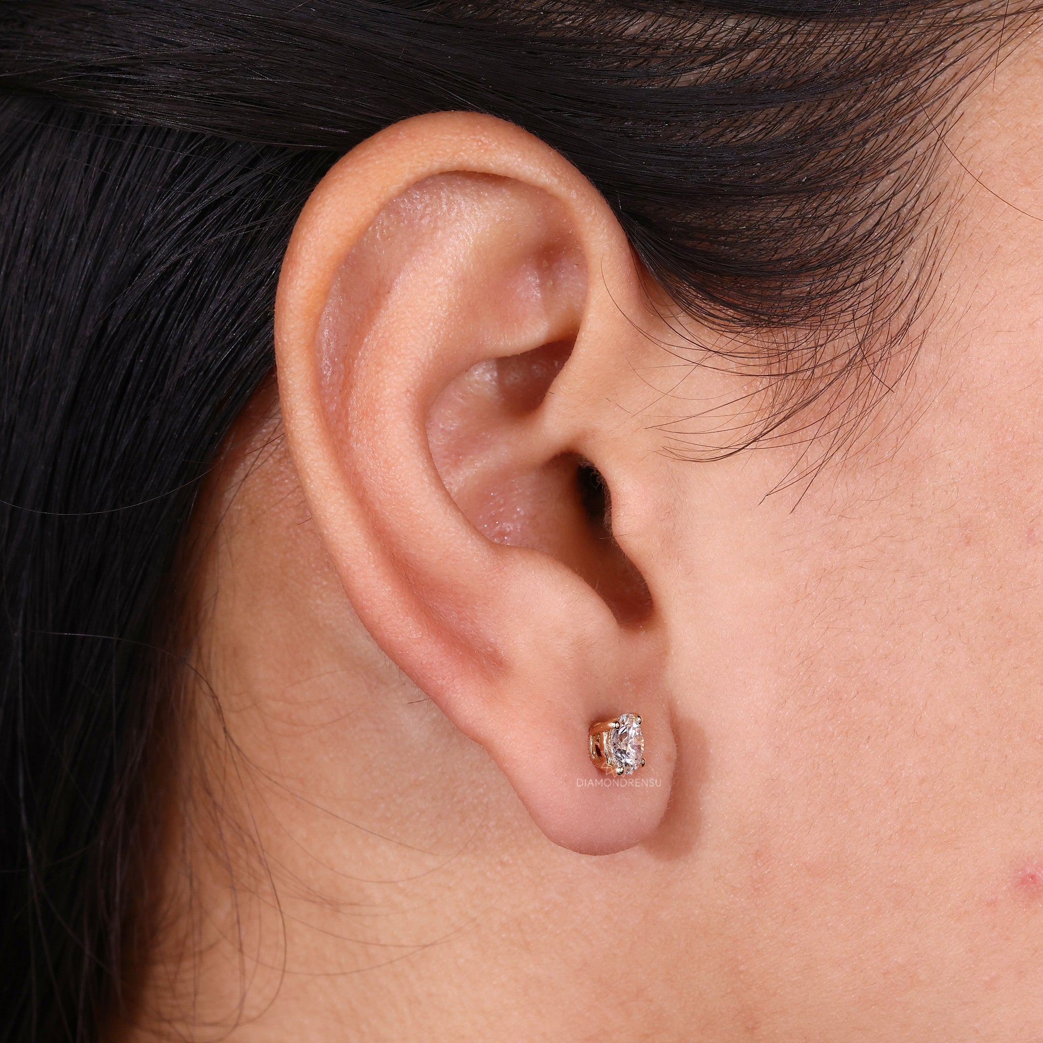 Buy earrings from Diamondrensu UK with custom yellow gold studs.
