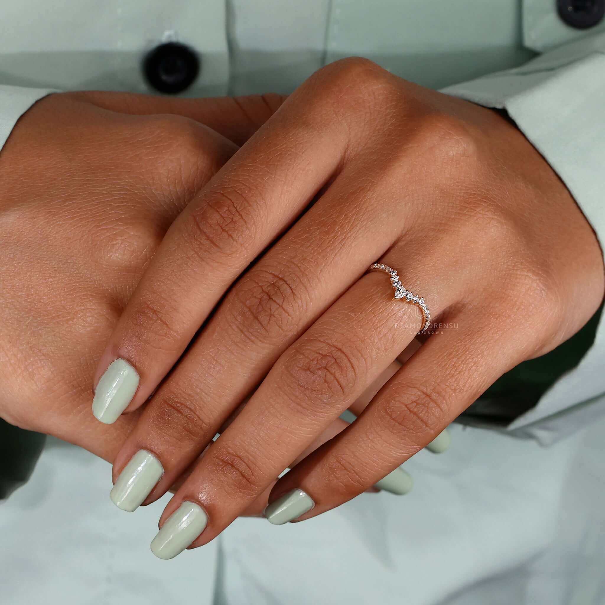 lab grown diamond wedding ring