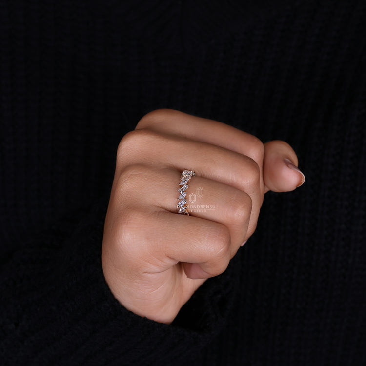 Diamondrensu UK baguette and marquise wedding band.
