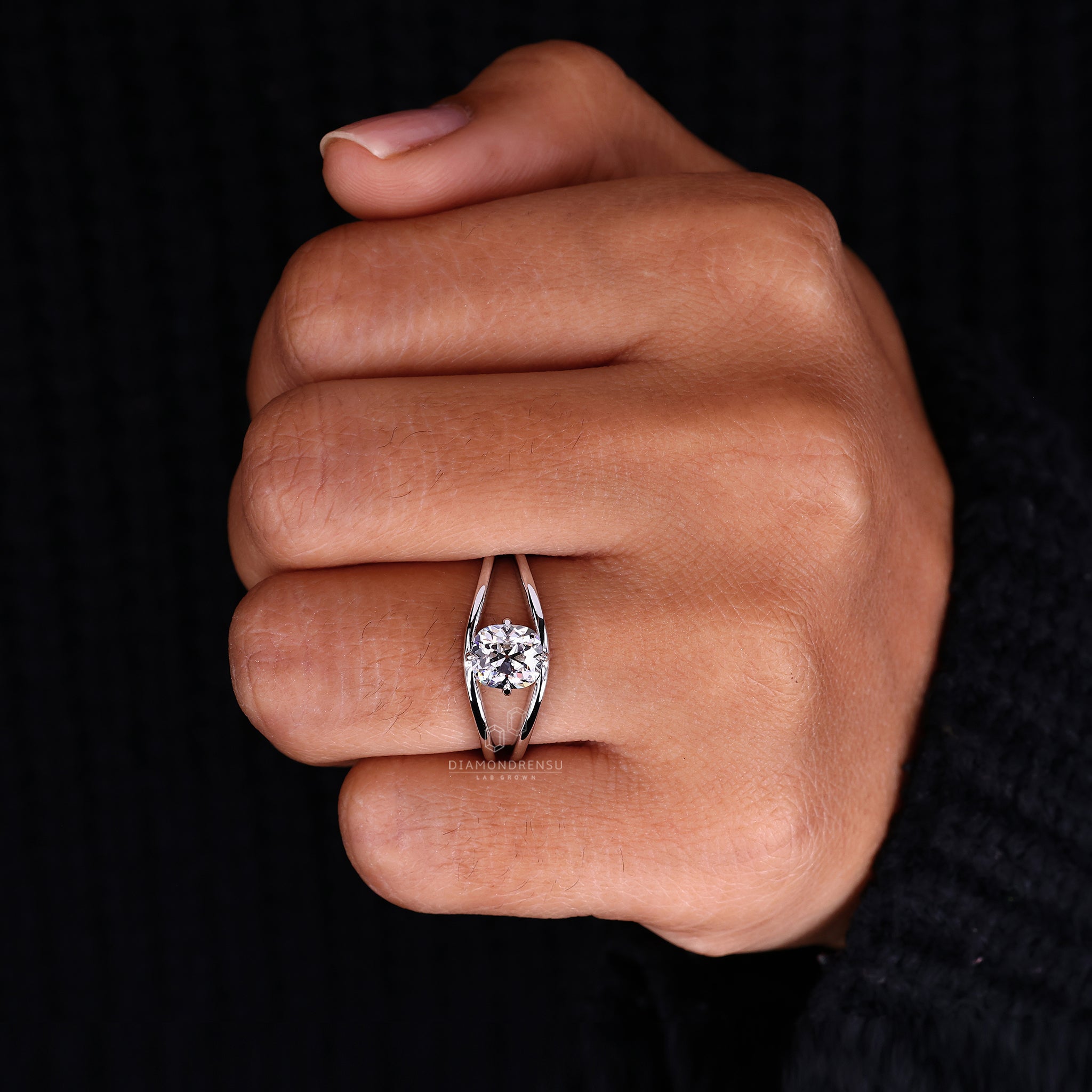 Buy engagement ring with old mine cushion cut diamond ring.
