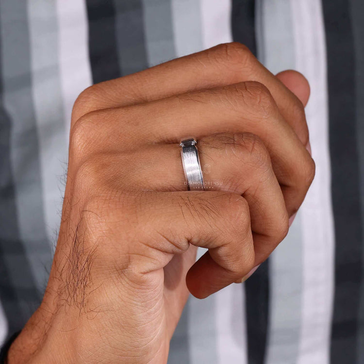 Best tension band set crafted with a stunning baguette diamond design.
