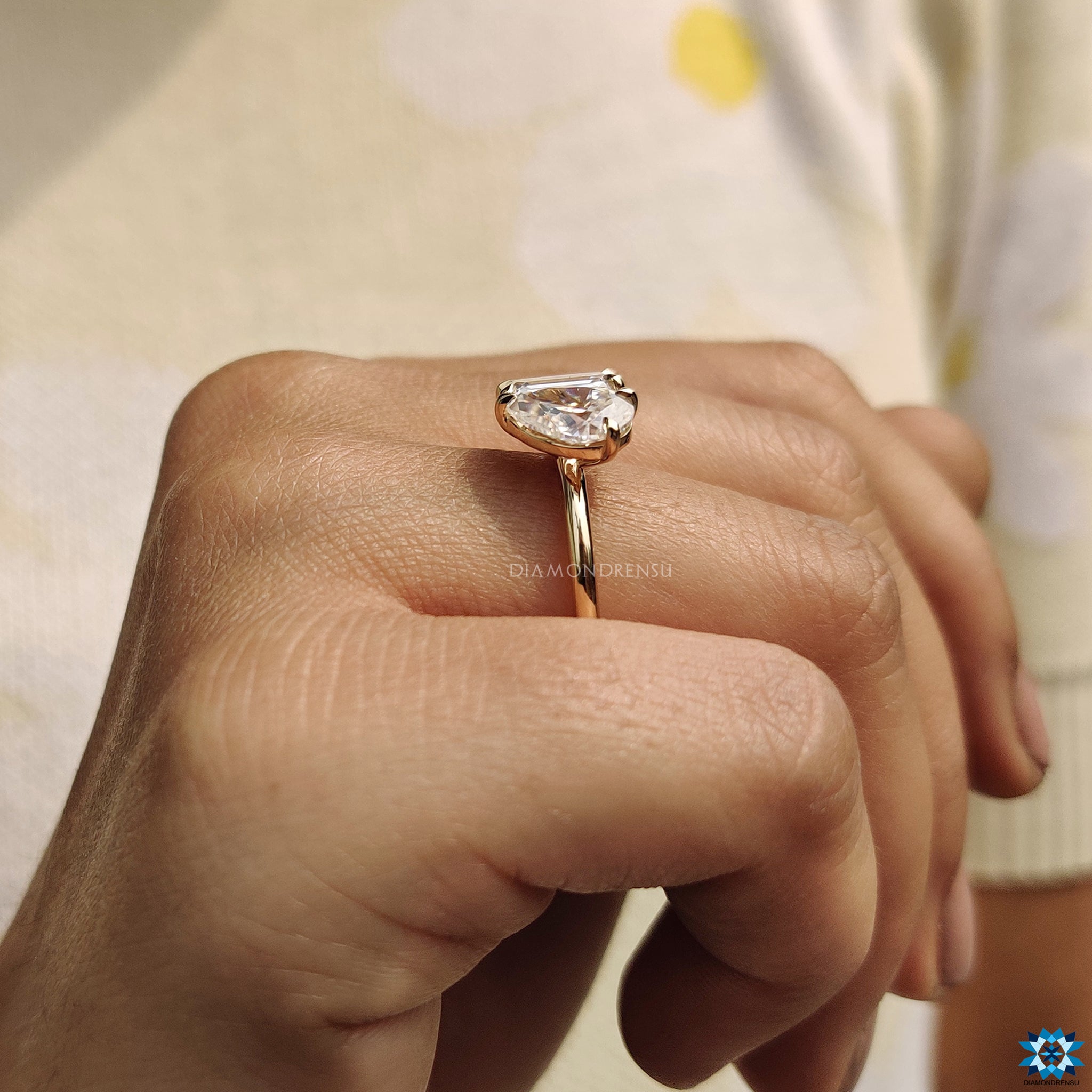 Toi et moi ring emerald and pear in yellow gold ring
