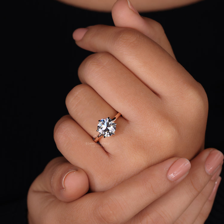Diamondrensu UK engagement ring styled as Round Diamond Engagement Ring
