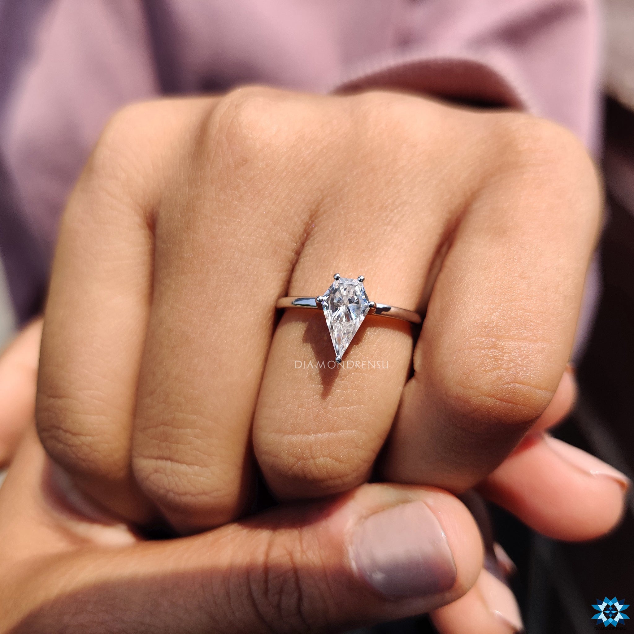 Buy engagement ring with spear cut moissanite from Diamondrensu UK.
