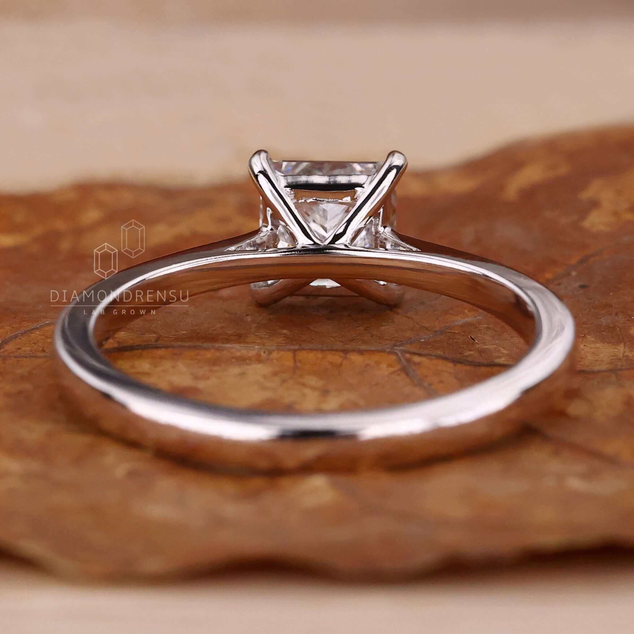 solitaire rings