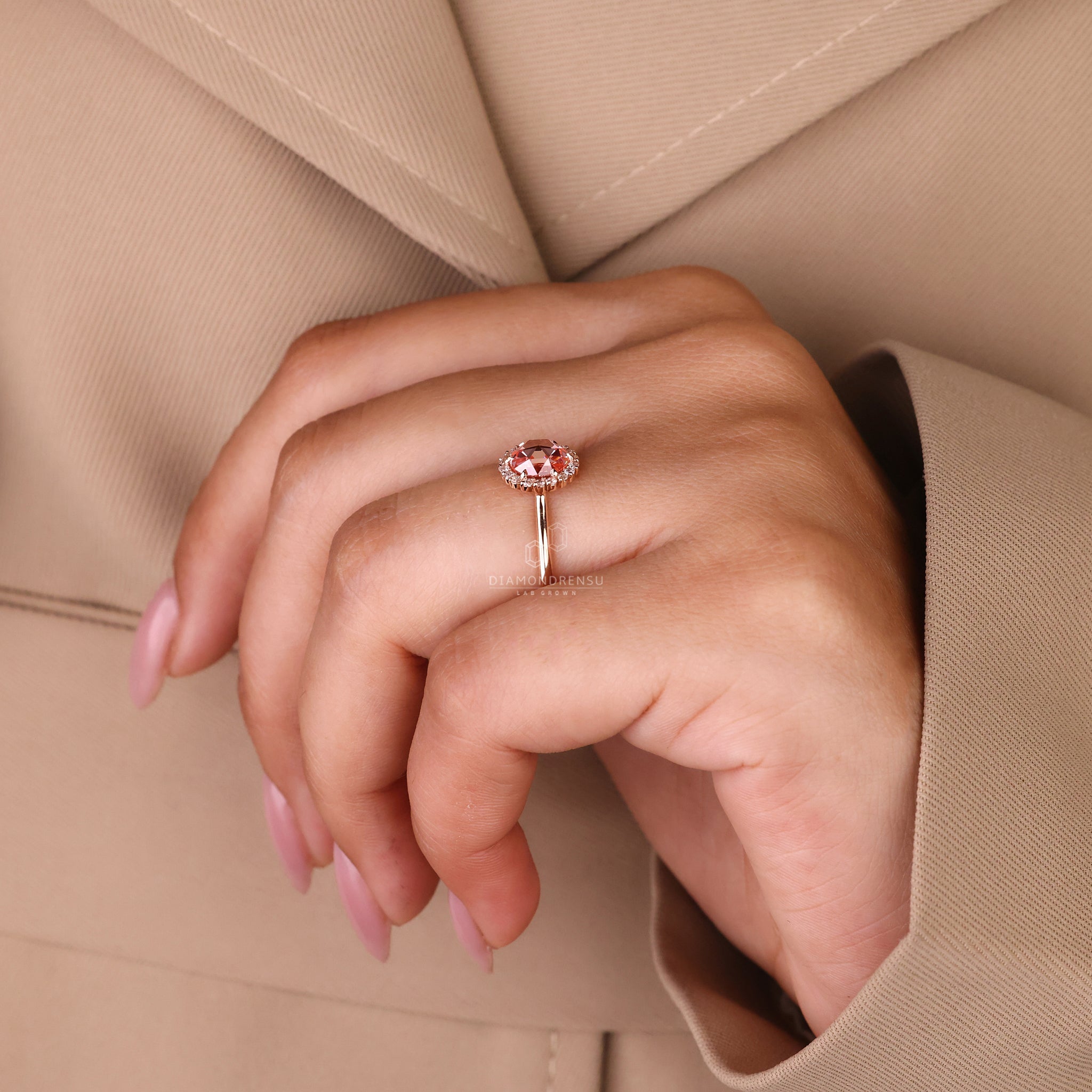 Rose gold ring in round rose cut diamond ring style
