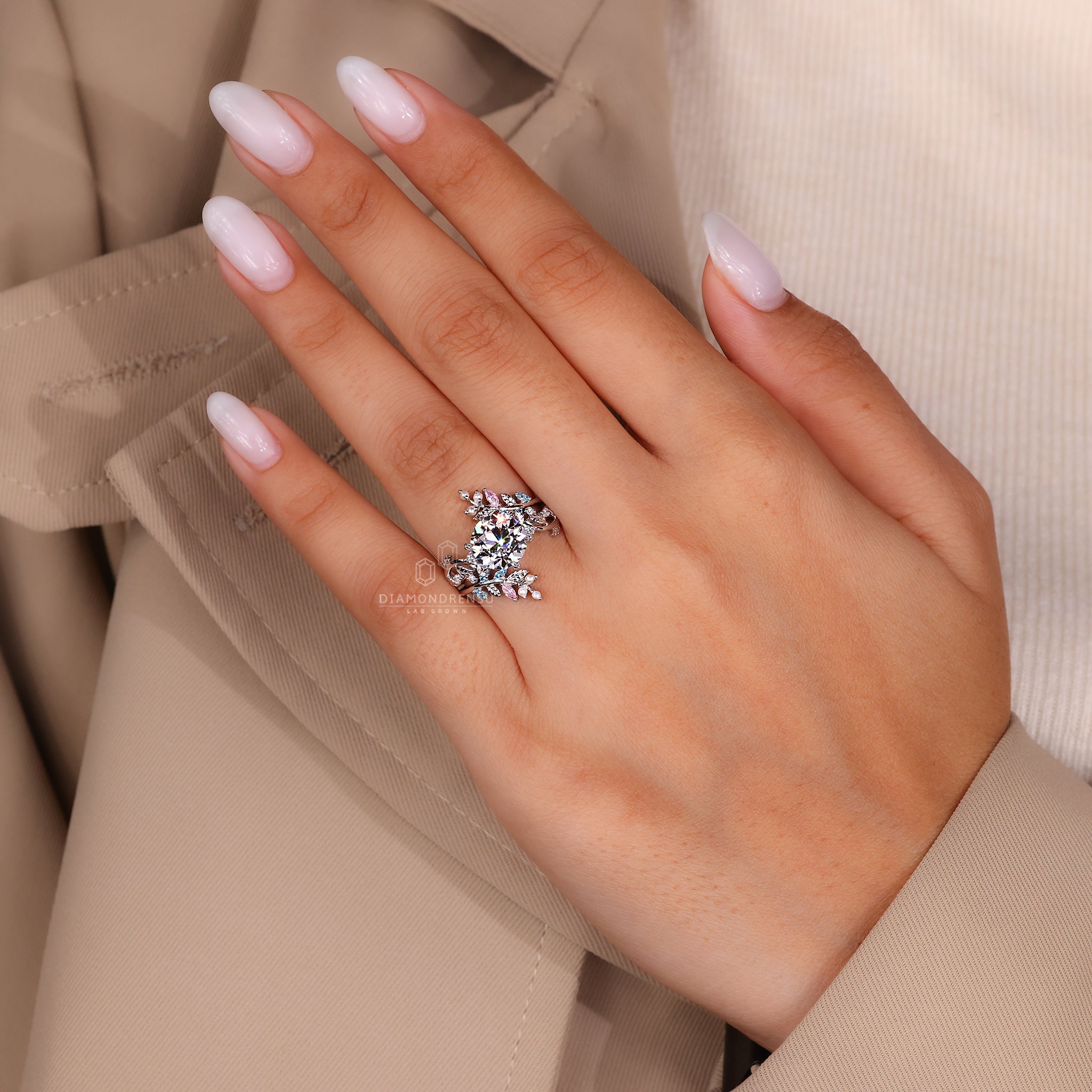 Open gap wedding band with round pearl accents.
