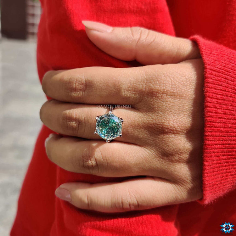 Milgrain solitaire engagement ring with 6 prongs.
