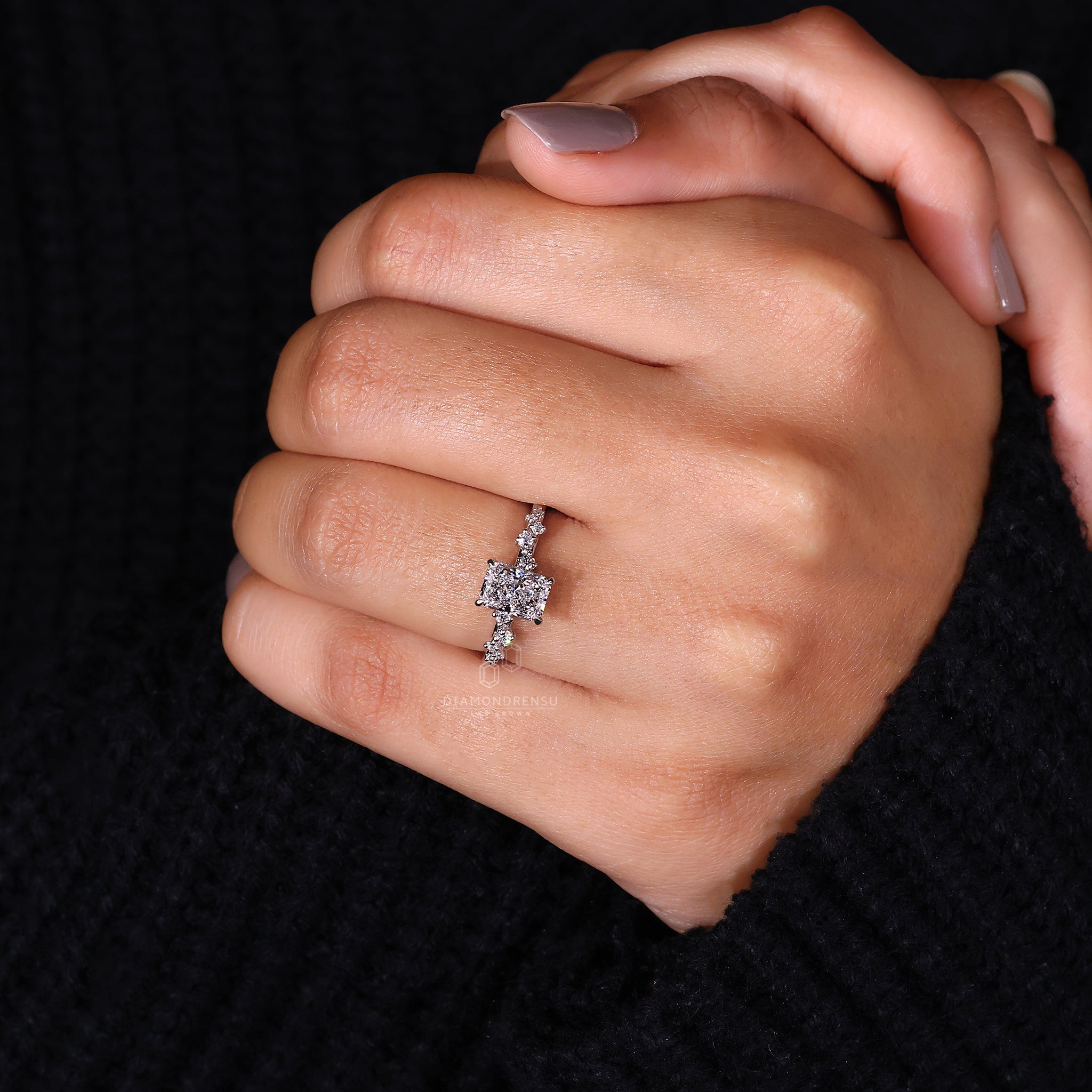 Claw prong ring setting with IGI certified diamond.
