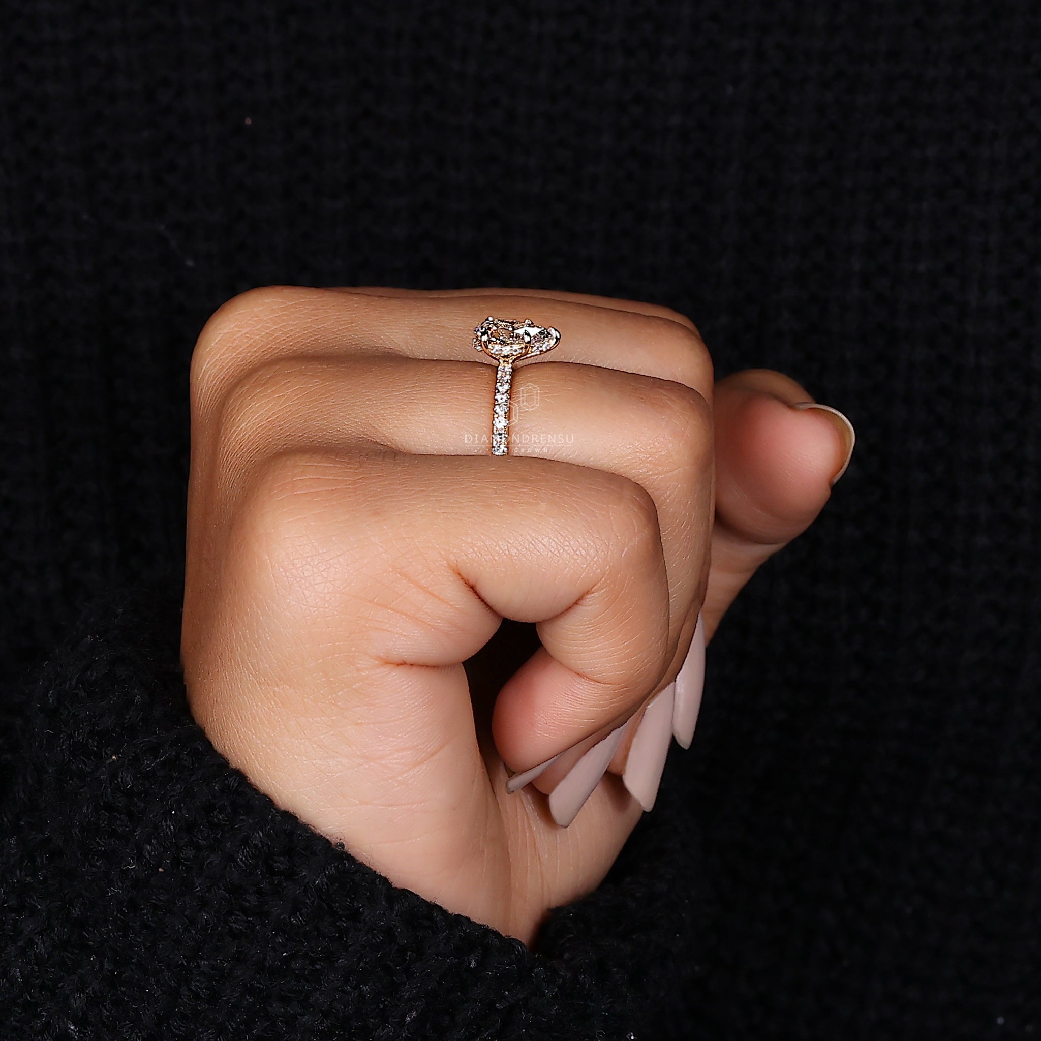 Yellow gold ring featuring IGI certified Lab Grown Diamond.
