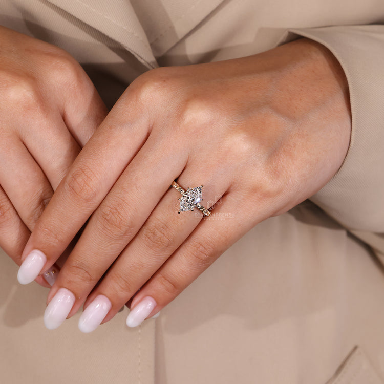 IGI certified dutch marquise ring with nature style.