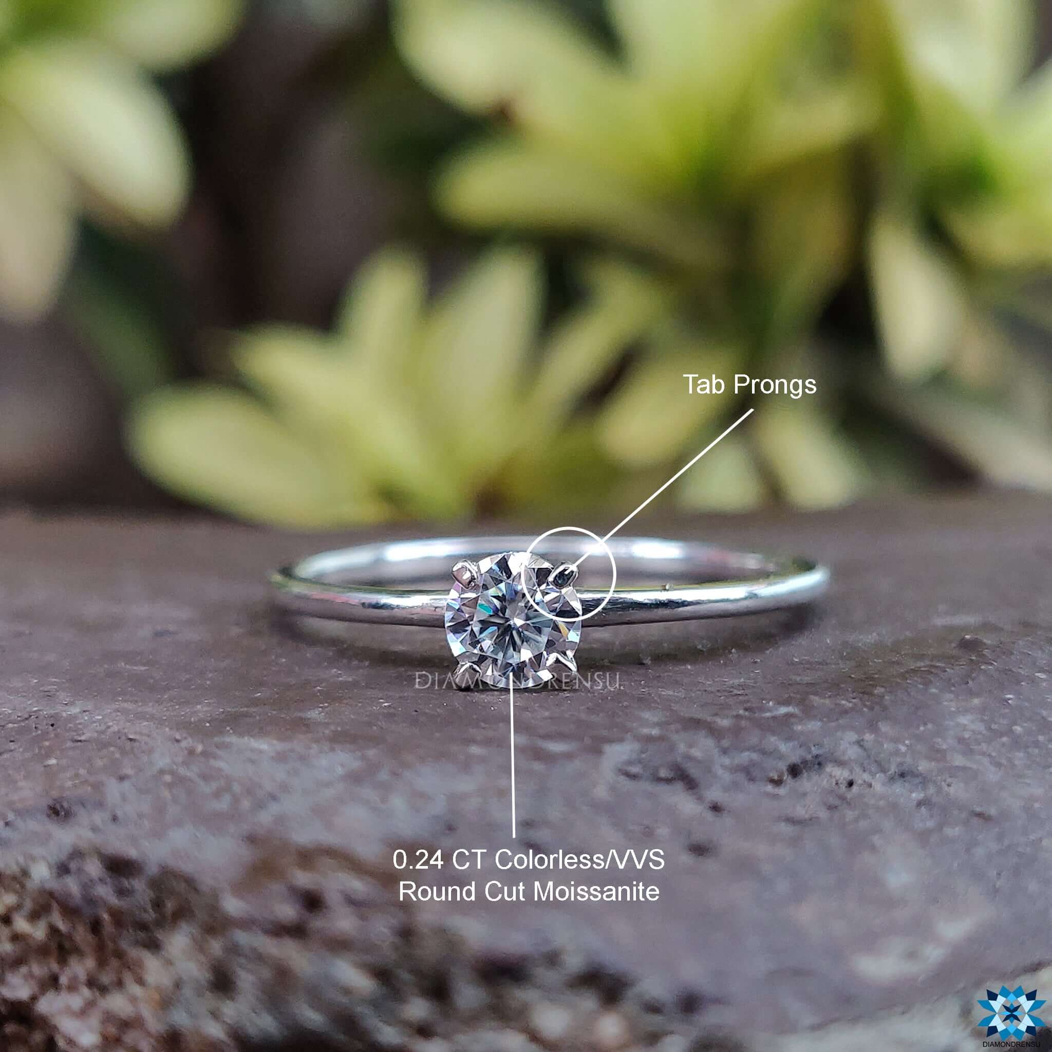 Diamondrensu UK engagement ring prong setting