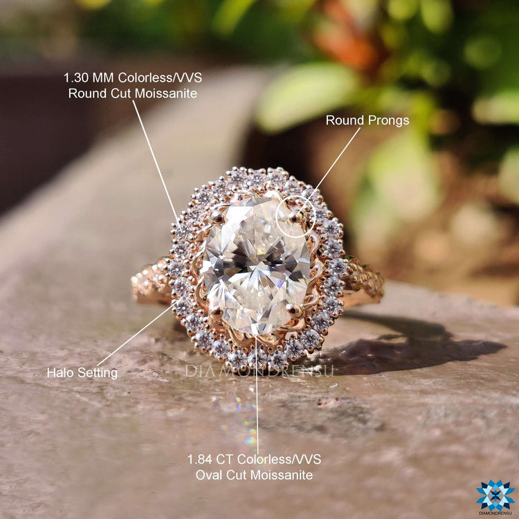 Diamondrensu UK rose gold halo engagement ring.
