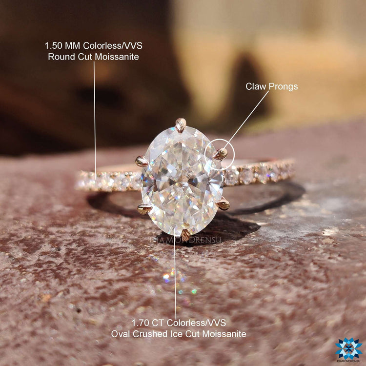 Diamondrensu UK rose gold moissanite engagement ring.
