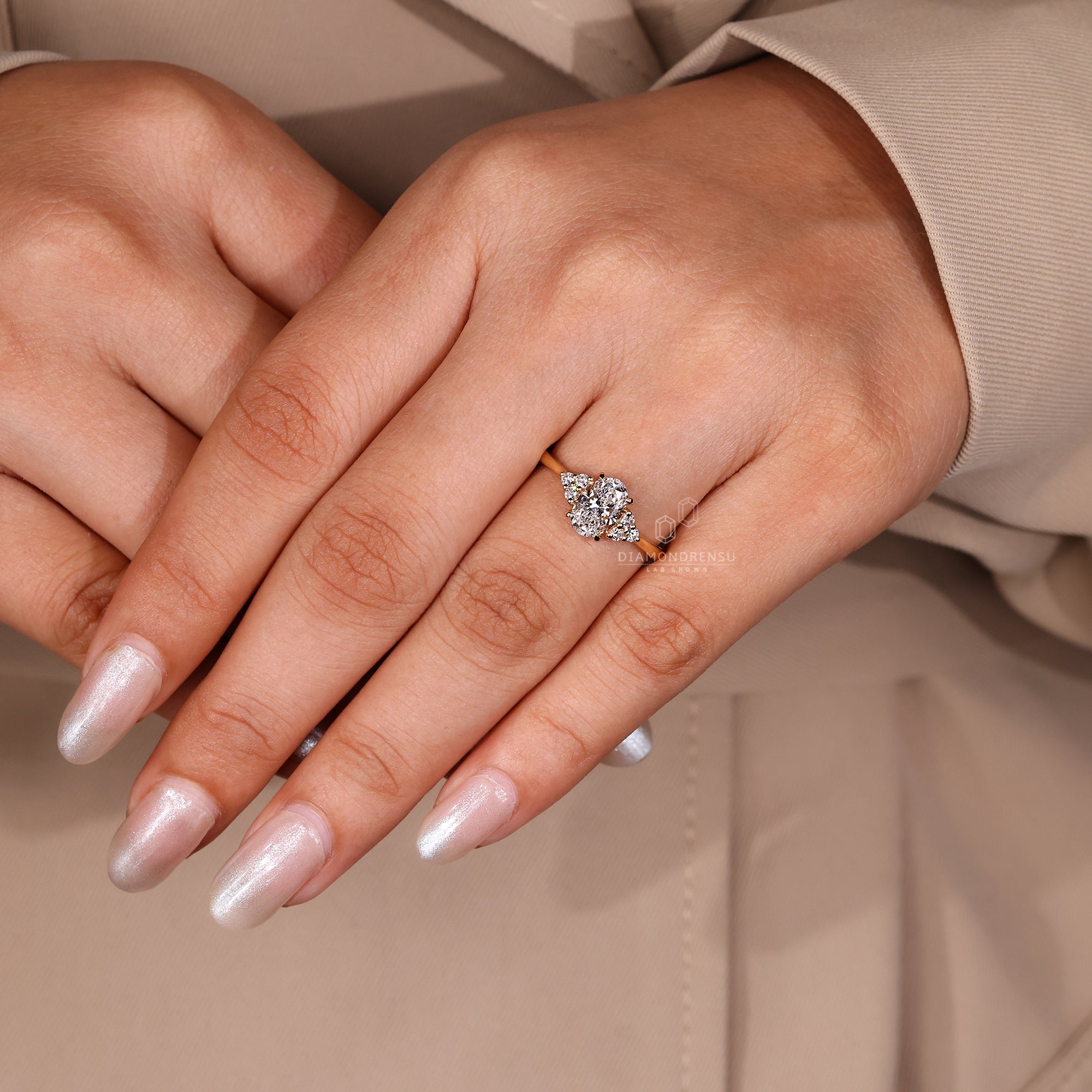 Cathedral setting ring with arched shoulders.
