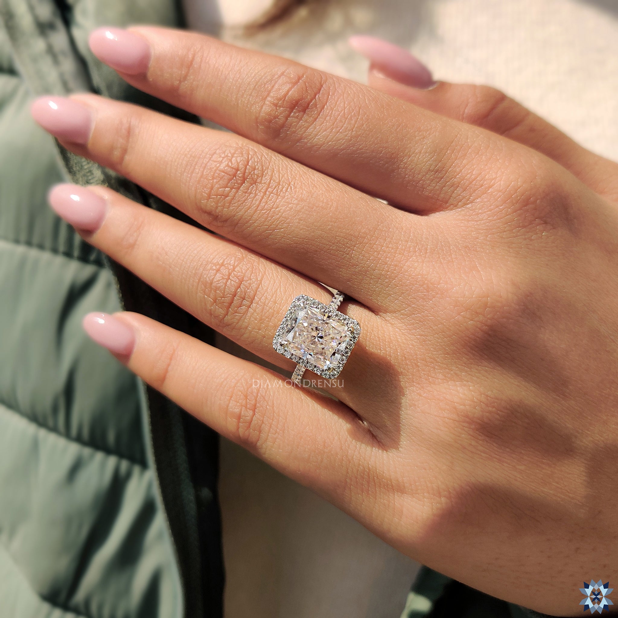 Cathedral setting ring in moissanite ring design
