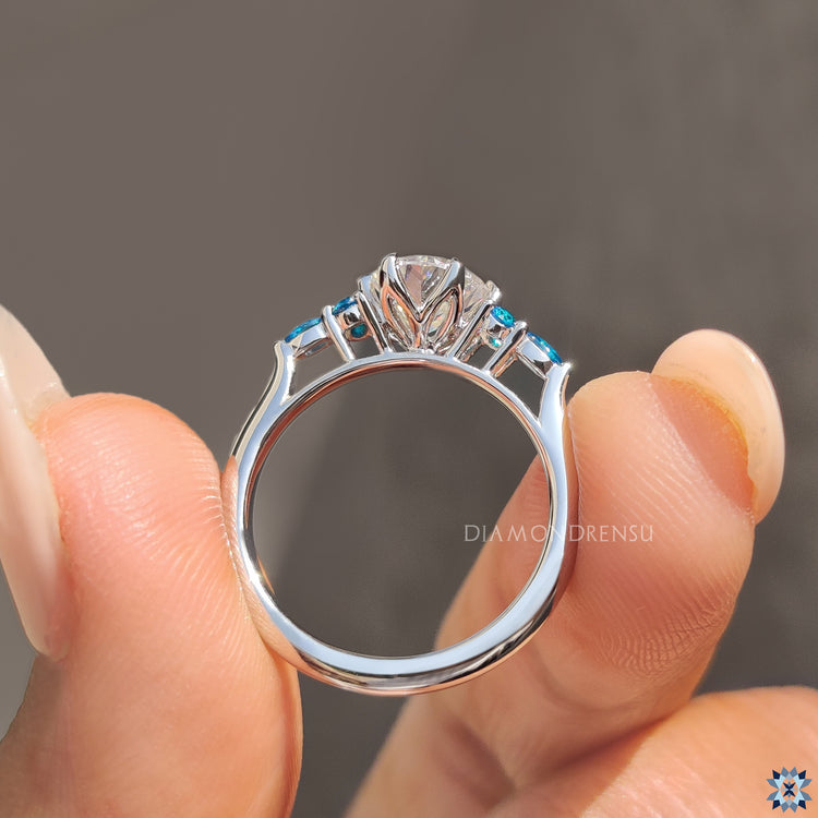 White gold ring with round cut moissanite ring

