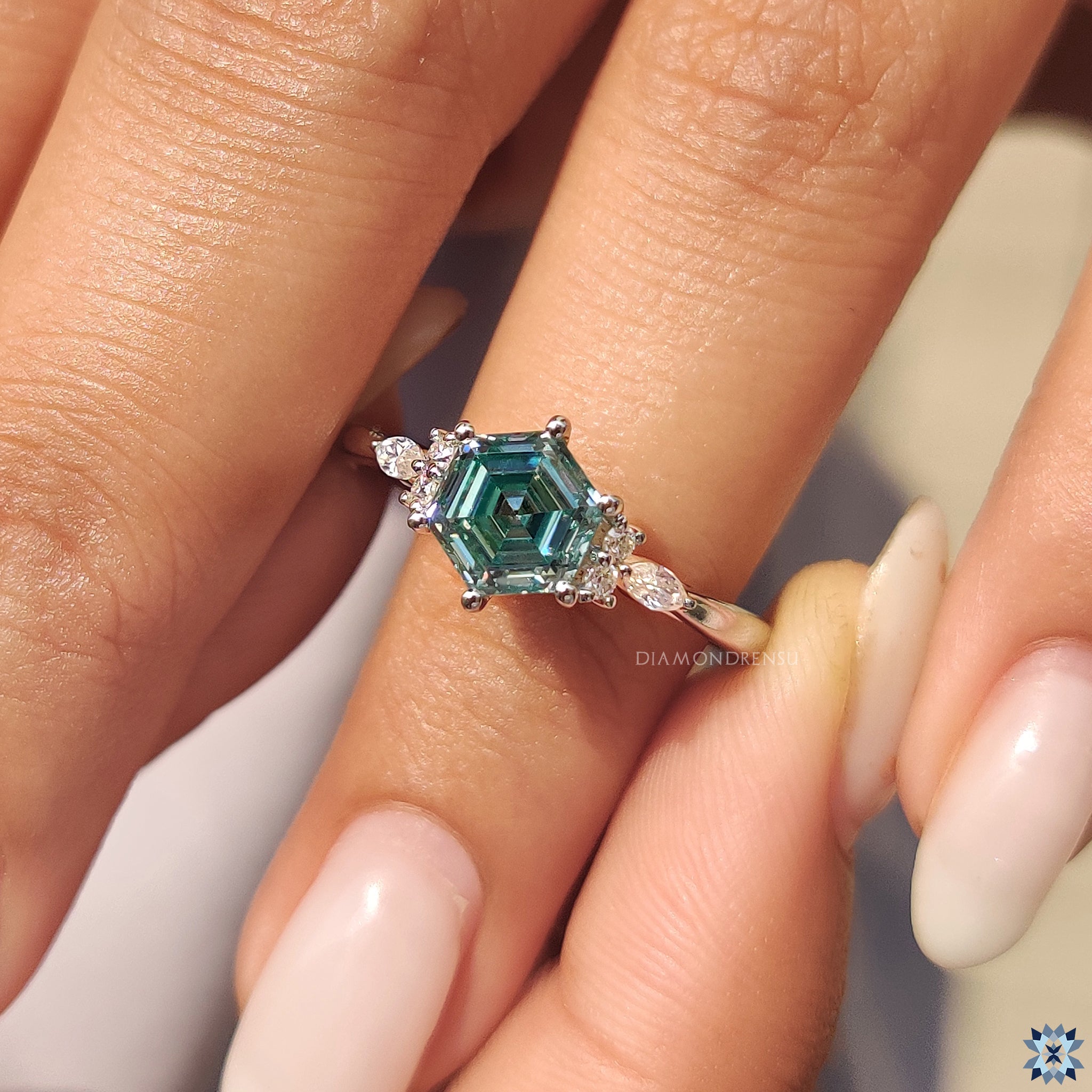 7 stone ring in muse ring one style
