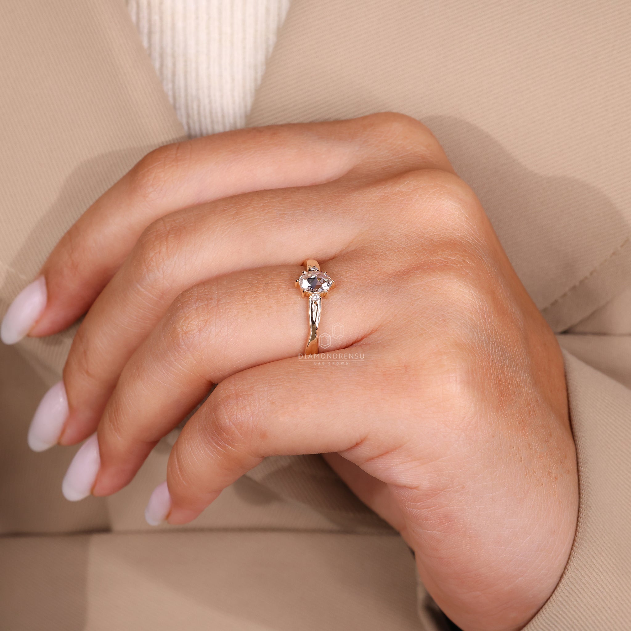 Diamondrensu UK oval diamond engagement ring