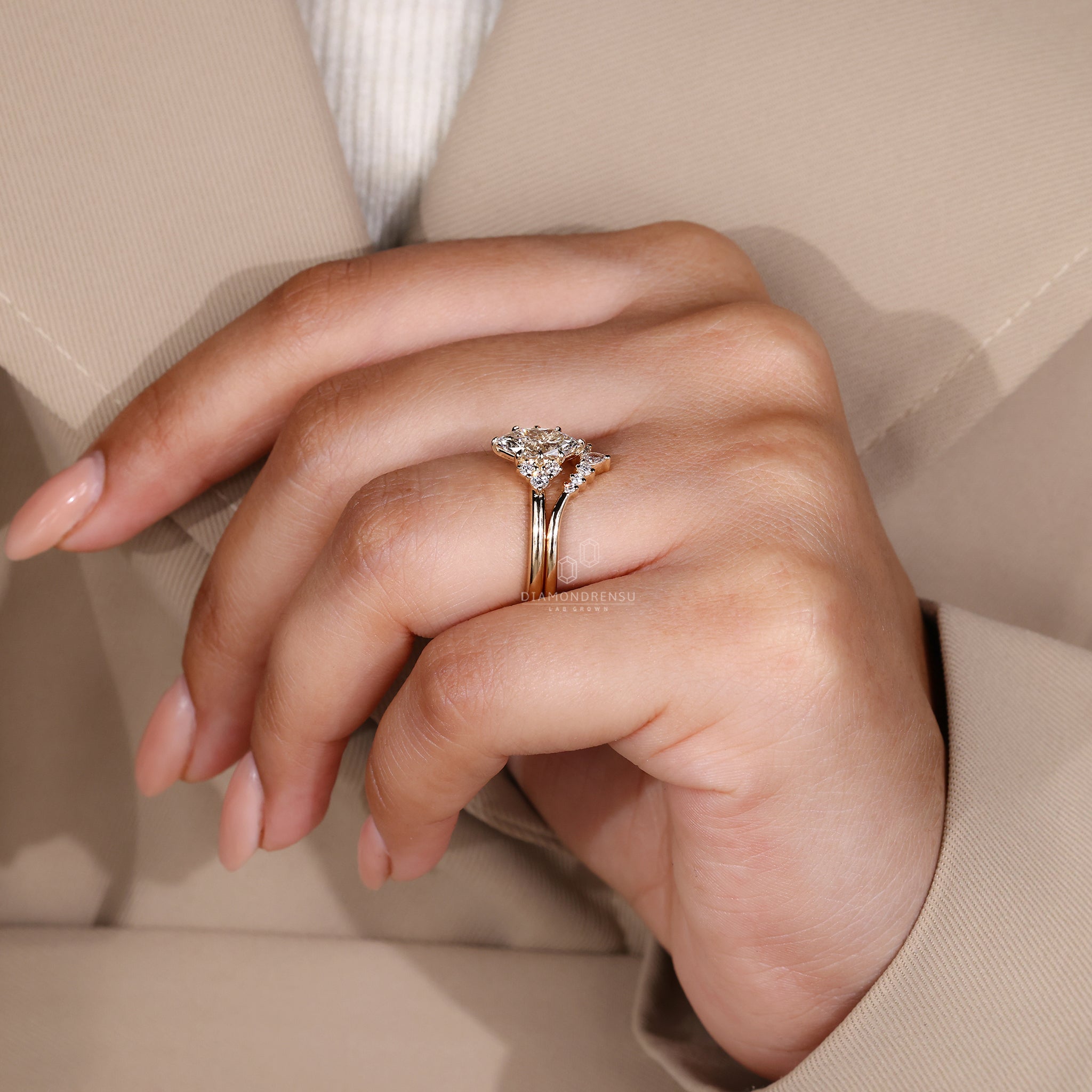 Eight claw prong setting holding the diamond securely.
