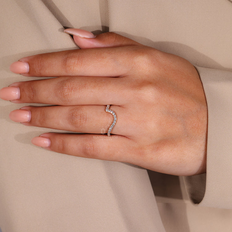 Round Cut Diamond Ocean Wave Wedding Band